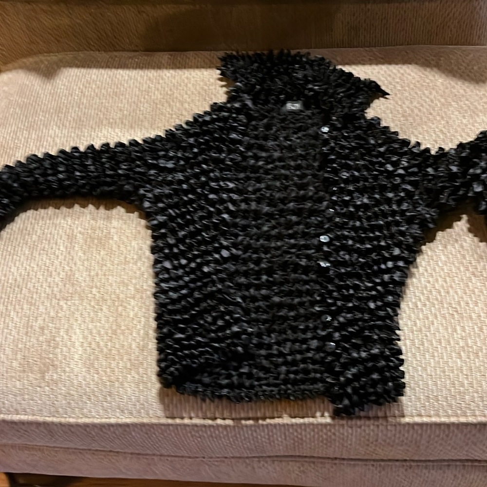 One size fits all very stretchy.